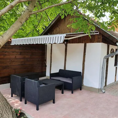 Aracsi Kishaz Apartment Balatonfured