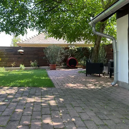 Arácsi Kisház Apartamento *