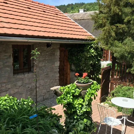 Apartment Aracsi Kishaz