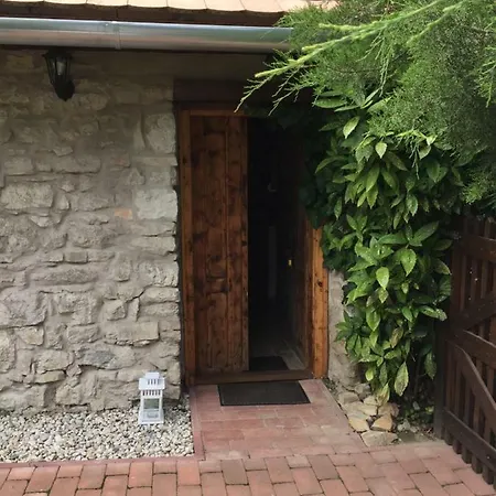 Arácsi Kisház Apartamento